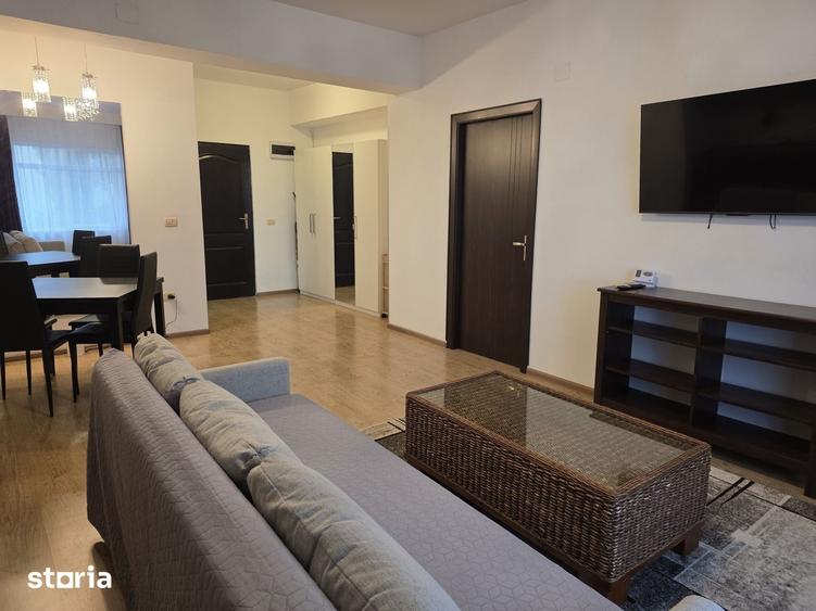 Apartament cu 2 camere semidecomandat în Centrul Civic