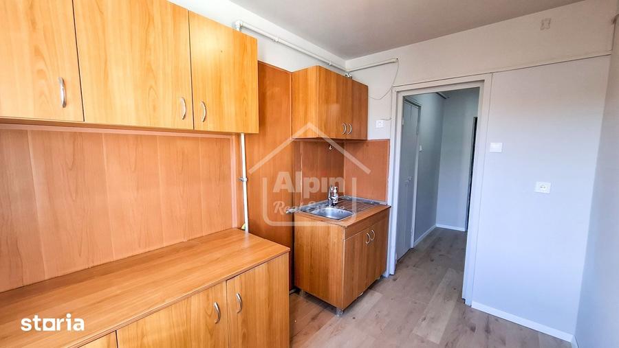 Apartament cu 2 camere semidecomandat în Centrul Civic