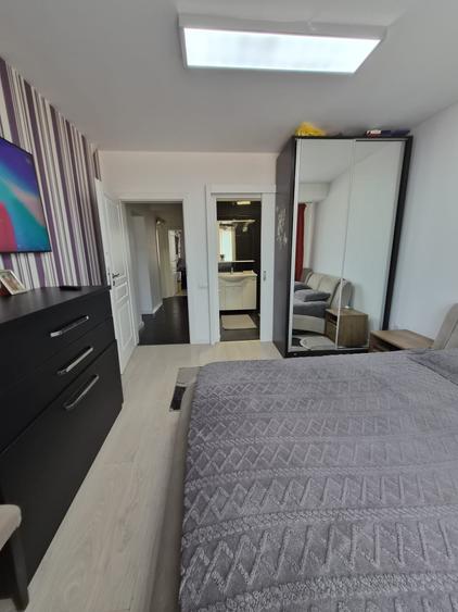 Apartament cu 4 camere decomandat în Bragadiru