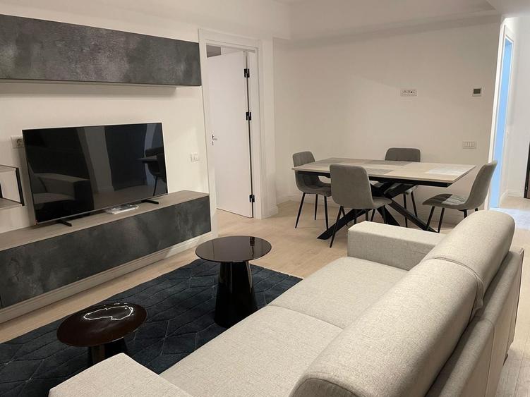 Apartament cu 2 camere semidecomandat, mobilat în Central — fotografia 3