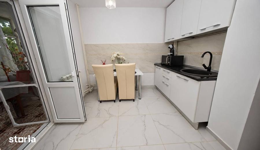Apartament cu 2 camere decomandat în E3