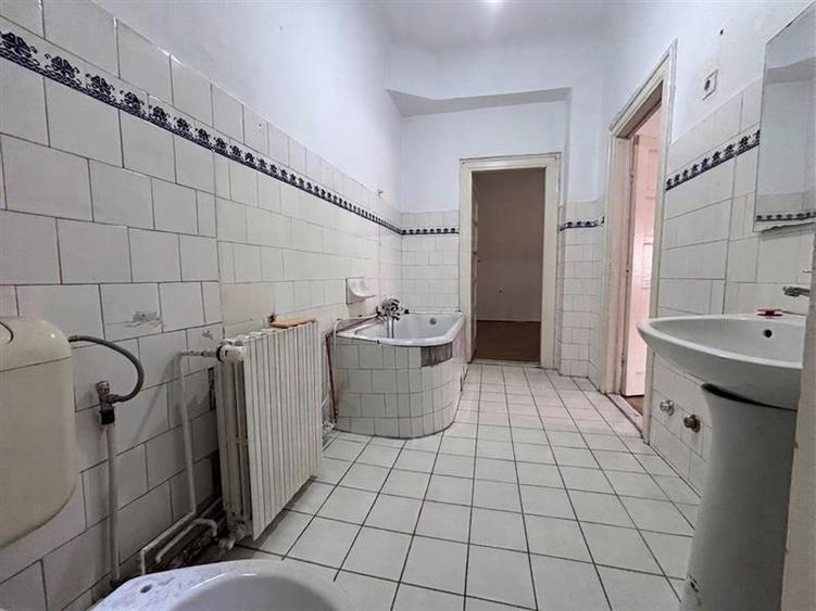 Apartament cu 2 camere nedecomandat în Ultracentral