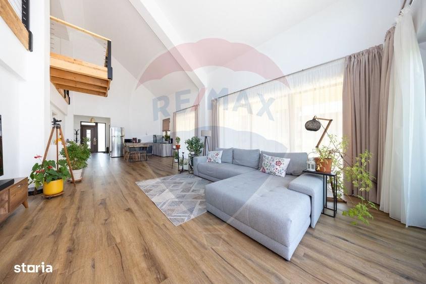 Casă cu 4 camere cu Teren 2481 Mp în Sohodol
