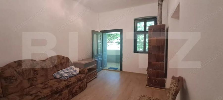 Casă cu 5 camere cu Teren 500 Mp în Berivoi
