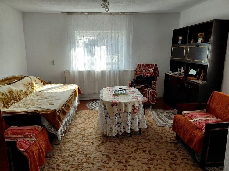 Casă cu 4 camere în Măderat