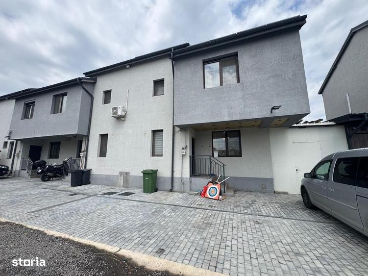 Casă cu 4 camere în Roșu