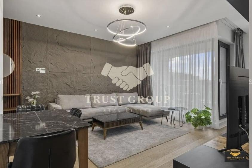 Apartament cu 3 camere semidecomandat, mobilat în Șoseaua Nordului