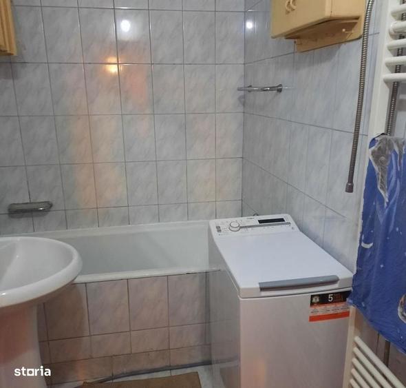 Apartament cu 3 camere semidecomandat în Lujerului