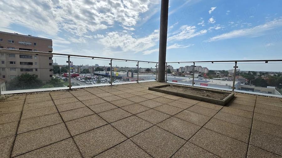 Apartament cu 6 camere decomandat în Banu Mărăcine