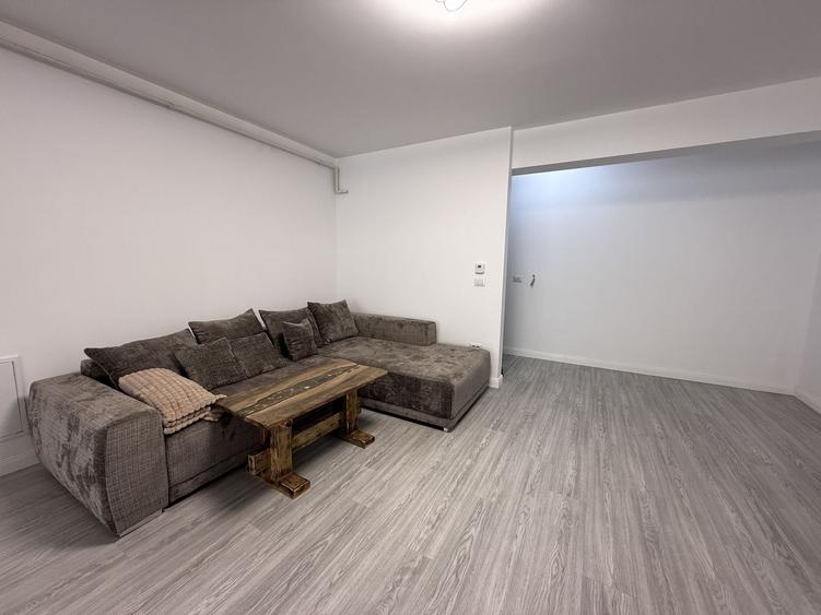Apartament cu 2 camere semidecomandat, mobilat în Central