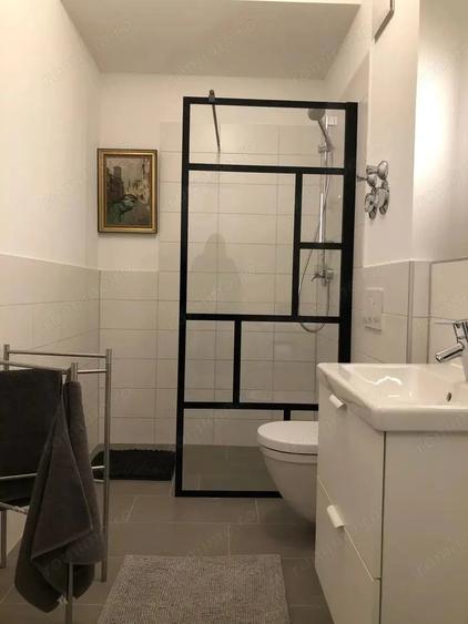 Garsonieră decomandată în Eroii Revoluției