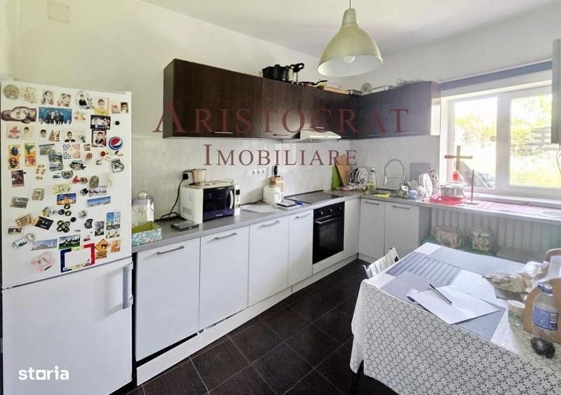 Casă cu 3 camere în Ostratu