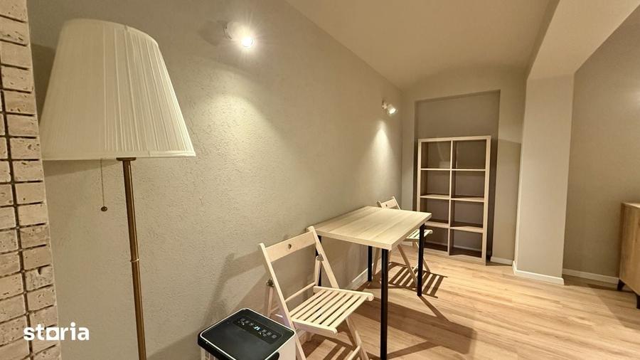 Apartament cu 2 camere semidecomandat în Victoriei