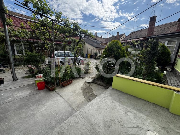 Apartament cu 3 camere semidecomandat în Piața Cluj