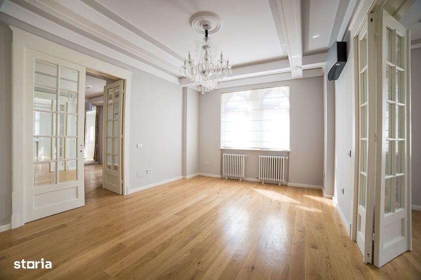 Apartament cu 4 camere în Romană