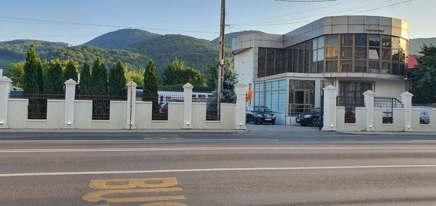 Spațiu comercial, de 300 mp, în Central