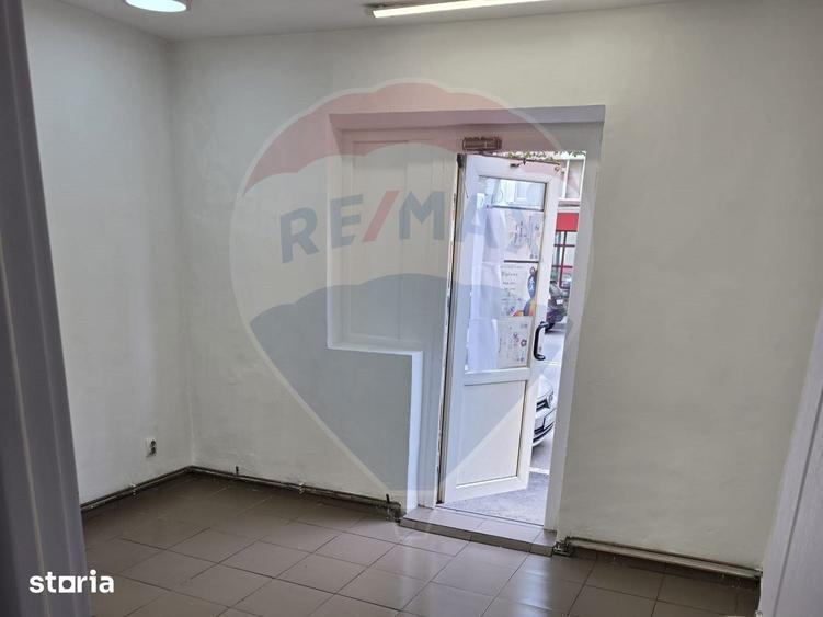 Apartament cu 3 camere decomandat în Republicii