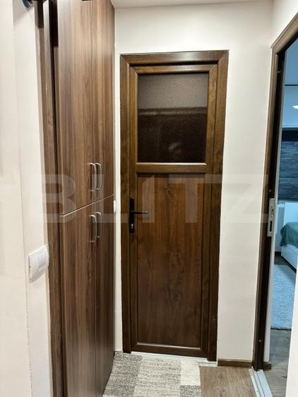 Apartament cu 3 camere decomandat, mobilat în Central