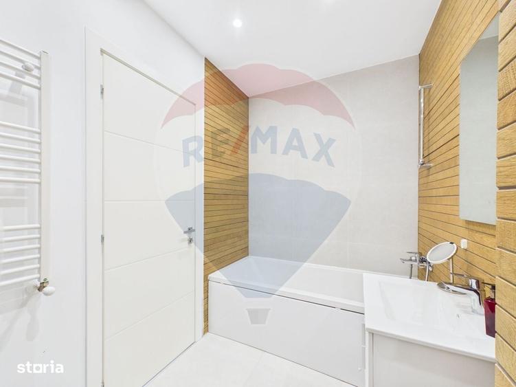 Apartament cu 3 camere decomandat în Fizicienilor