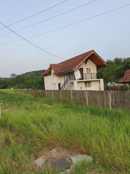 Casă cu 2 camere în Logrești