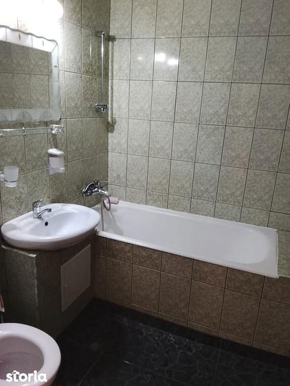 Apartament cu 3 camere în Micro 16
