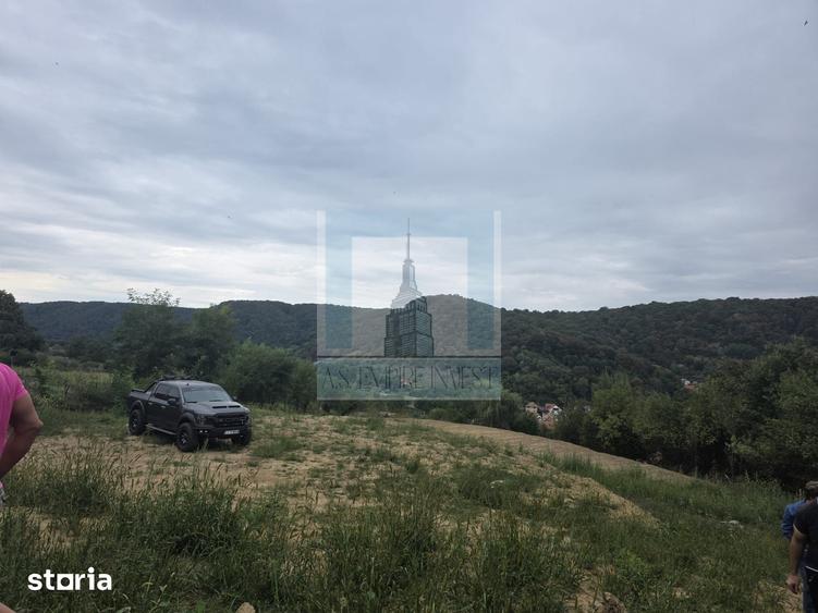 Teren de 1550 mp, în Central