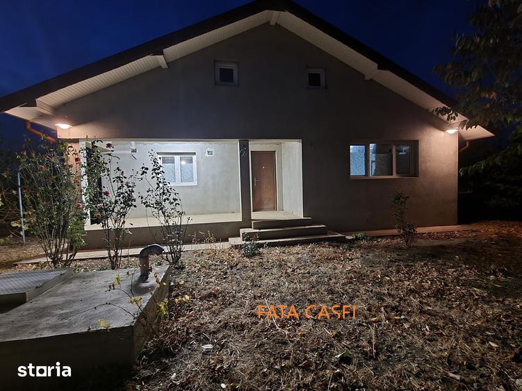 Casă cu 4 camere cu Teren 1300 Mp în Scutelnici