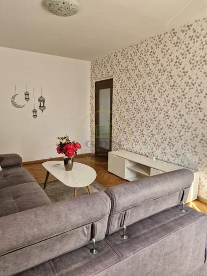 Apartament cu 3 camere decomandat, mobilat în Vasile Aaron