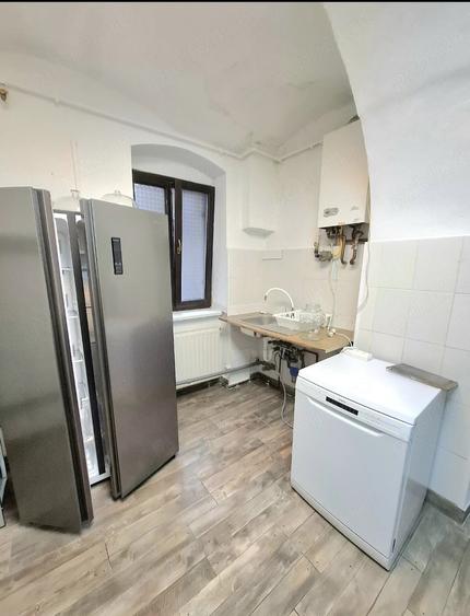 Spațiu comercial, de 40 mp, în P-ța Unirii