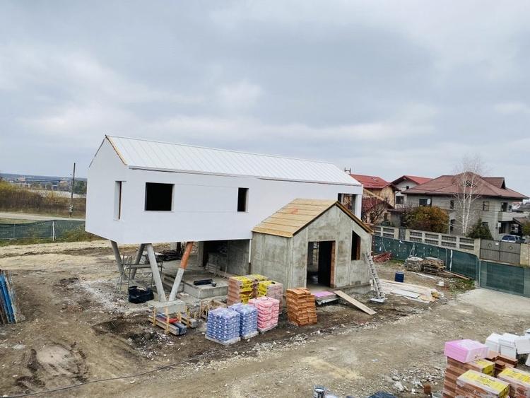 Casă individuală cu 5 camere cu Canalizare în Corbeanca