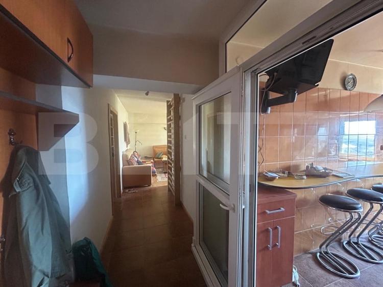 Apartament cu 4 camere decomandat, mobilat în Micro 12