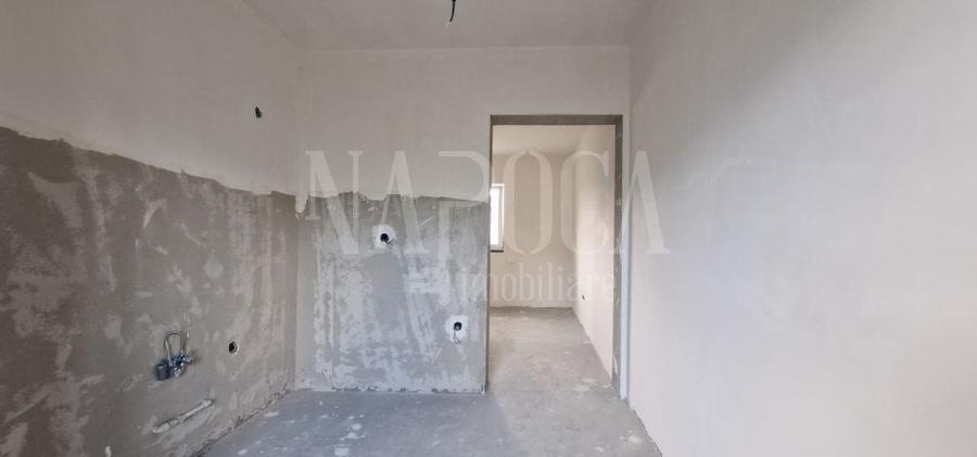 Casă individuală cu 17 camere cu Canalizare în Iris