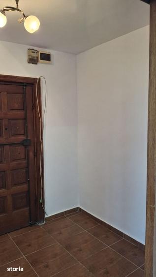 Apartament cu 2 camere semidecomandat în Colentina