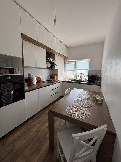 Apartament cu 4 camere decomandat, mobilat în Moșnița Nouă