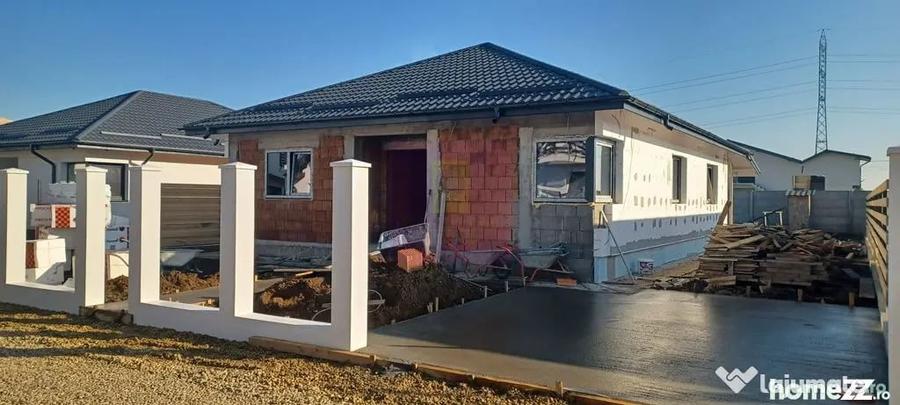 Casă cu 4 camere cu Teren 478 Mp în Săbăreni