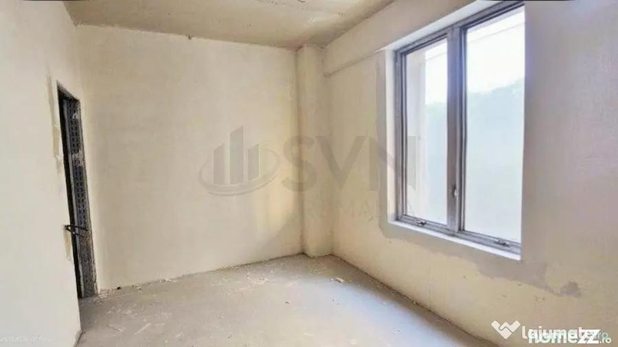 Apartament cu 4 camere semidecomandat în Central