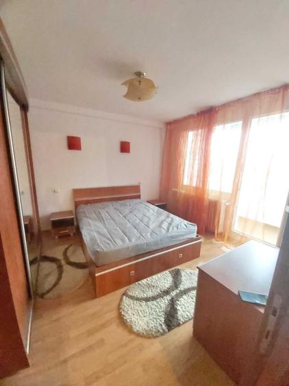 Vanzare apartament 3 camere metrou 1 Decembrie - 1