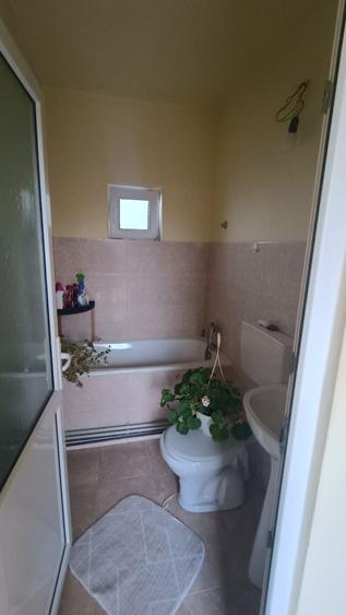 Casă cu 4 camere cu Teren 260 Mp în Smeura