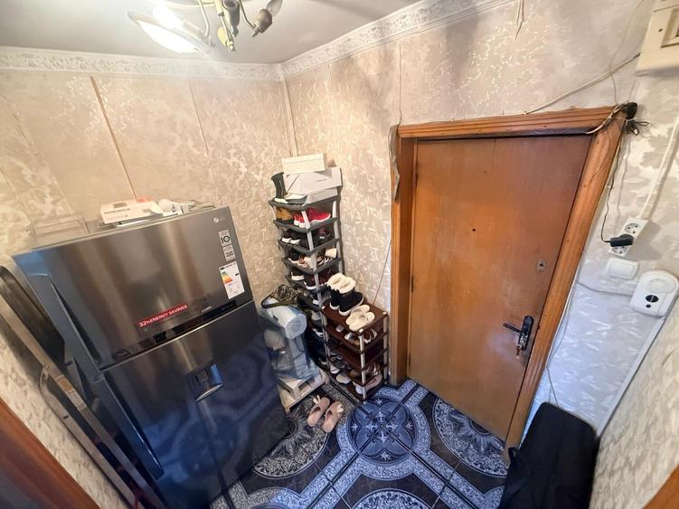 Apartament cu 3 camere semidecomandat, mobilat în Lacul Tei