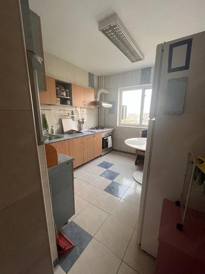 Apartament cu 3 camere decomandat în Politehnica