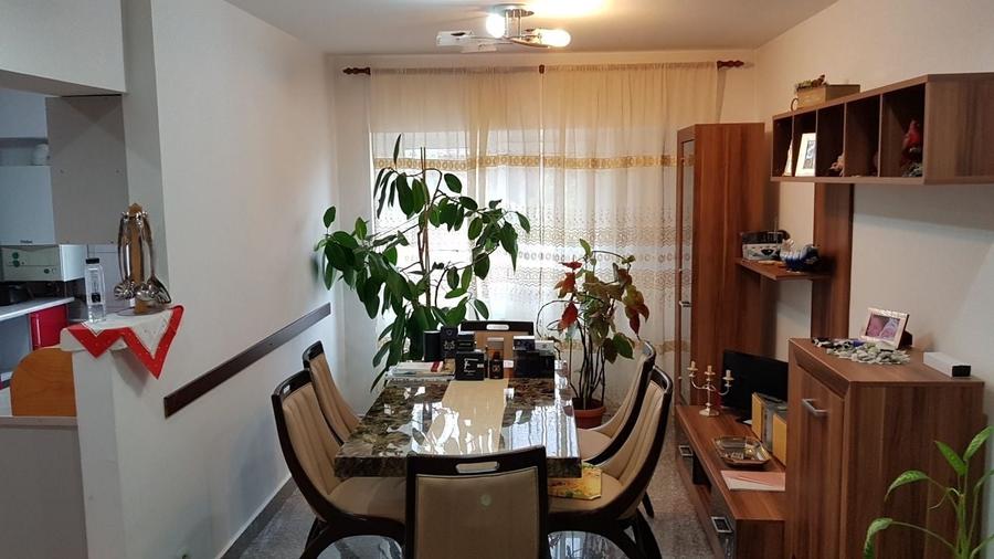 Apartament cu 4 camere semidecomandat în Frumoasa