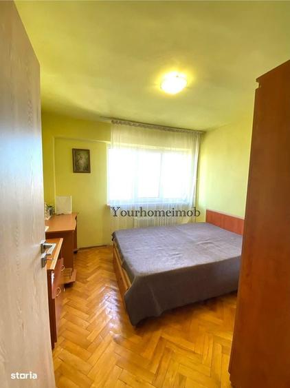 Apartament cu 4 camere semidecomandat în Calea București