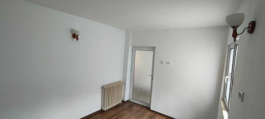Casă cu 4 camere cu Teren 40 Mp în Central