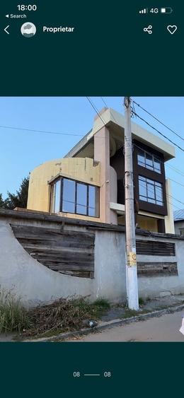 Casă cu 8 camere cu Teren 300 Mp în Pantelimon