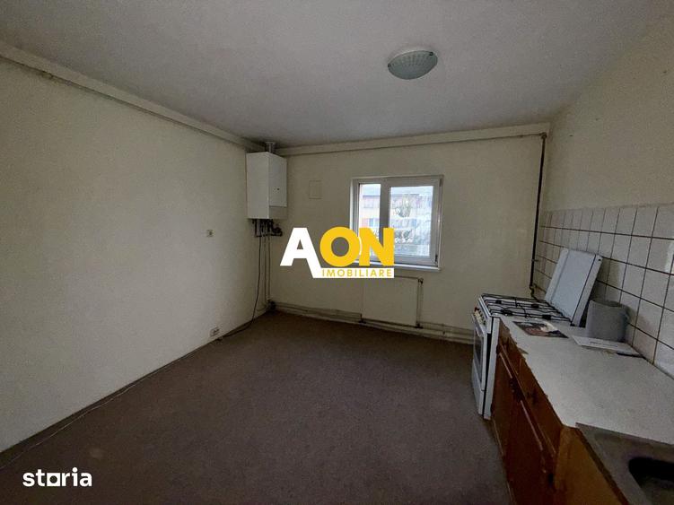 Apartament cu 3 camere în Cetate