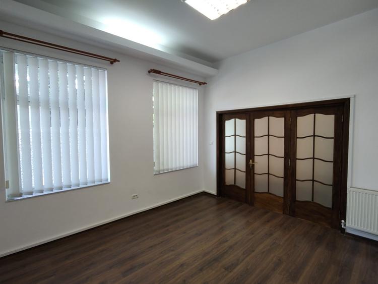 Spațiu comercial, de 40 mp, în Central