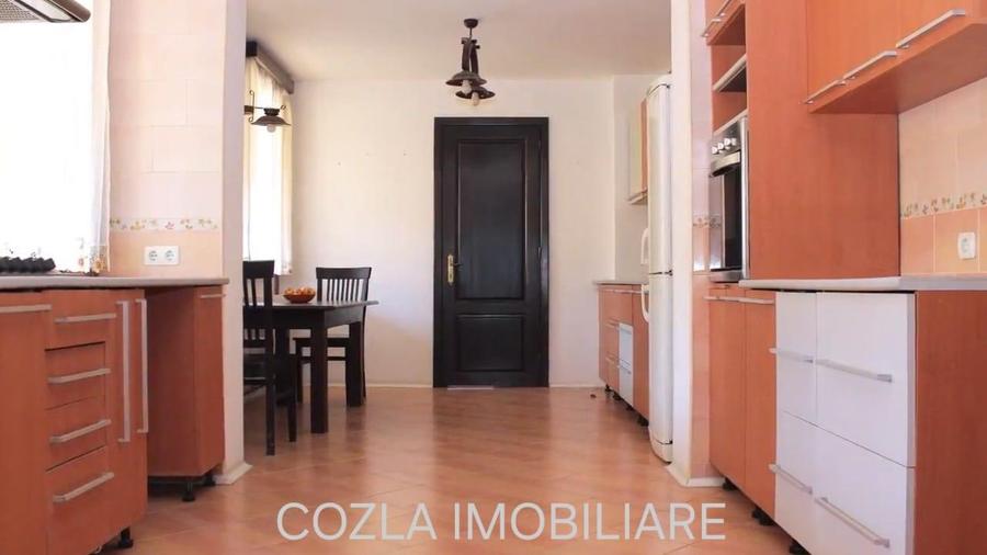 Casă individuală cu 12 camere cu Canalizare în Dobreni
