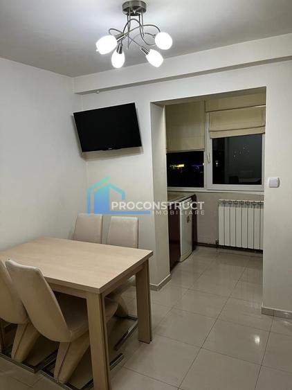 Apartament cu 3 camere decomandat, mobilat în Lunei