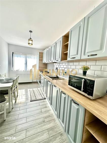 Apartament cu 3 camere decomandat, mobilat în Central