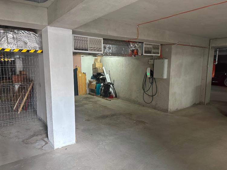 Apartament cu 2 camere semidecomandat, mobilat în 1 Mai